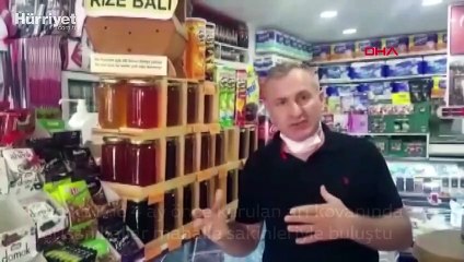 Kadıköy'de 4 ay önce kurulan arı kovanında yetişen ballar mahalle sakinleriyle buluştu