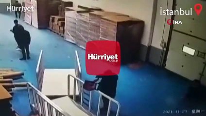 Tekstil atölyesinde fırtına dehşetini yaşadılar... O anlar kamerada