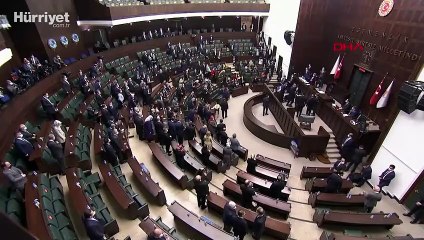 CHP'den ayrılıp AK Parti'ye katılan Nejat Önder'e rozet takıldı
