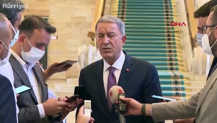 Bakan Akar, Meclis'te gazetecilerin sorularını yanıtladı