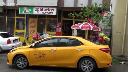 Yıllar önce izinsiz aldıklarının parasını, bakkala not bırakarak ödedi