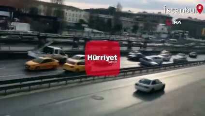 Yol çalışmasından kaçmak için ters şeride giren sürücüler trafiği kilitledi
