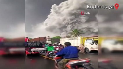 Endonezya'da Semeru Yanardağı'nda patlama