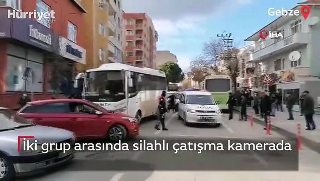 İki grup arasında silahlı çatışma kamerada