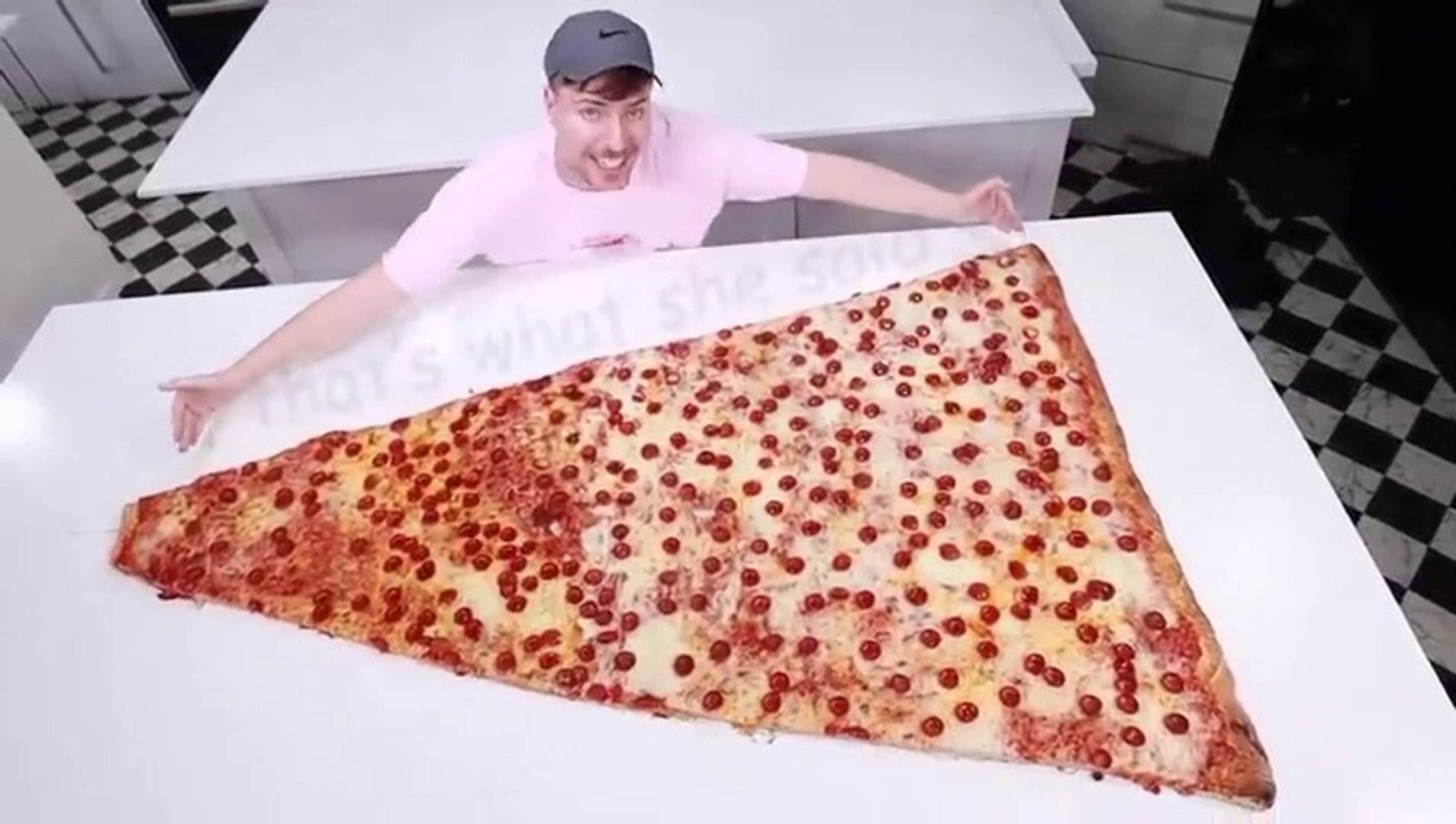 ⁣Mr Beast eat The World’s Largest Slice Of Pizza