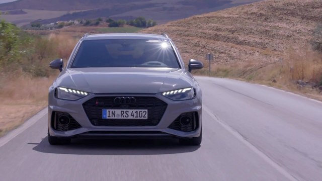 Audi RS 4 Avant with competition plus package Driving Video