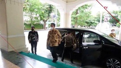 Beredar Foto Wisuda Gibran di Tengah Isu Beli Ijazah dari Luar Negeri