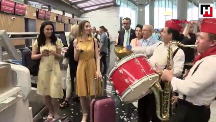 İstanbul Havalimanı’nda 10 milyonuncu yolcuya sürpriz karşılama