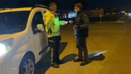 Denetimden kaçmaya çalışan sürücüden akılalmaz sözler: Hiç ehliyet alamadım