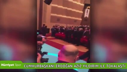 Cumhurbaşkanı Erdoğan Aziz Yıldırım ile tokalaştı