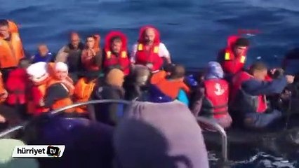 2 ayrı lastik botla deniz ortasında kalanlar böyle kurtarıldı