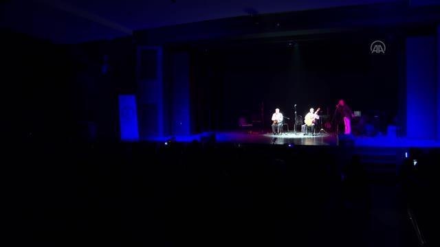 Kerim-Selim Altınok kardeşler, 40. sanat yılında Bakırköy'de konser verdi