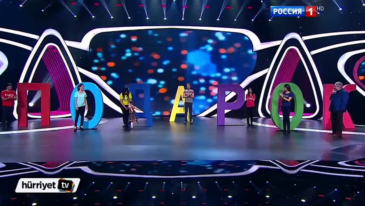 4 yaşında 7 dil konuşan Bella fenomen oldu