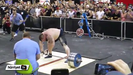462 kiloluk halteri tek hamlede kaldırdı