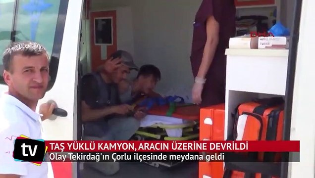 Taş yüklü kamyon, aracın üzerine devrildi: 6 yaralı