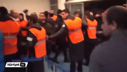 Hakemler 4 saat sonra Avni Aker'den ayrılabildi