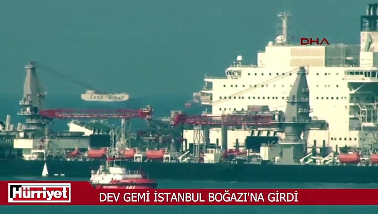 444 metre boyundaki dev gemi İstanbul Boğazı’na girdi