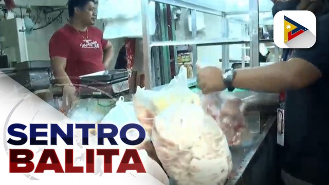 QC Veterinary Dept.,ininspeksiyon ang mga ibinibentang karne sa isang palengke sa Novaliches