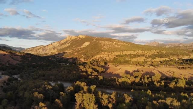 Tunceli haberleri: Tunceli'de doğa tutkunları Pülümür Vadisi'ni atlı turlarla geziyor