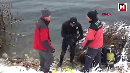 Otomobil suya gömüldü, 2 kişi yüzerek kurtuldu