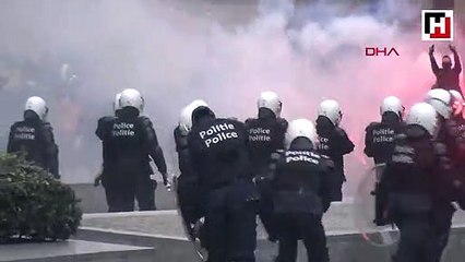 Brüksel'de göçmen karşıtları AB Komisyonu binasına girmeye çalıştı