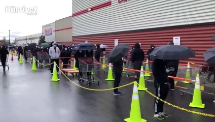 ABD'de market önlerinde yüzlerce metrelik kuyruk oluştu