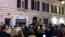 Arrivo in carrozza per il cast del Marchese del Grillo che apre la stagione del Sistina