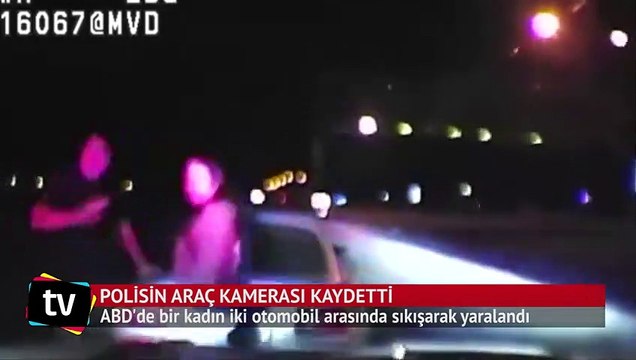 Polis otosuyla kendi aracı arasında ezildi