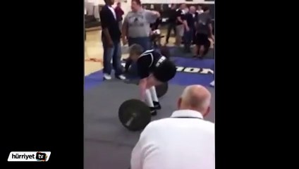 85 yaşında 97 kiloluk ağırlığı kaldırdı