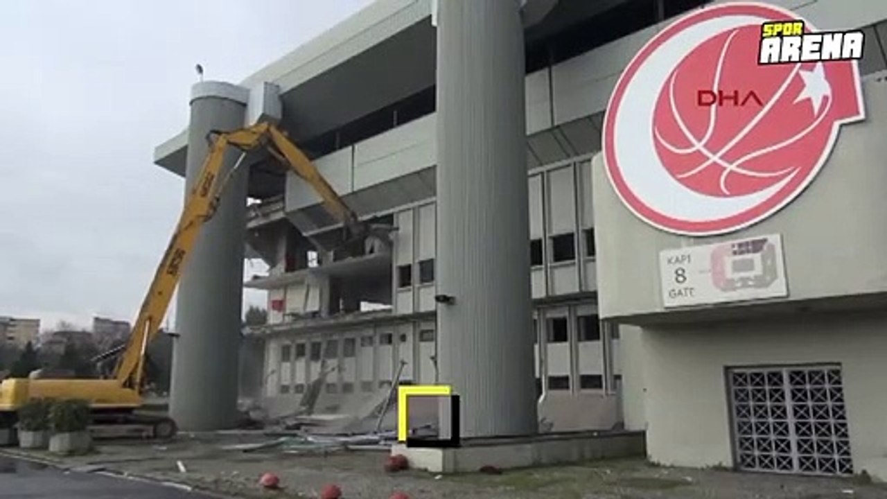 Abdi İpekçi Spor Salonu’nun yıkımına başlandı