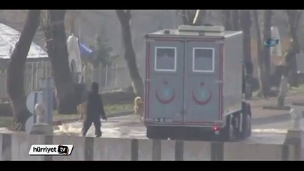 Günlerdir aç kalan köpeklere yem olacaktı