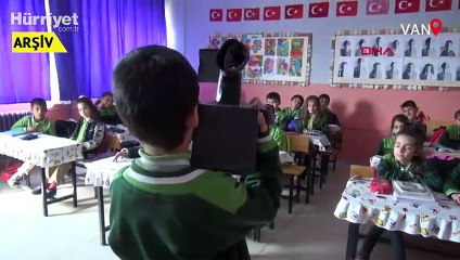 Kartondan kamerasıyla tanınan Abdulselam, çektiği görüntülerle belgesel yapacak