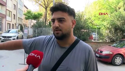 Üzerinde anahtarla park edilen kargo aracına binen kişi anne ve kızına çarptı