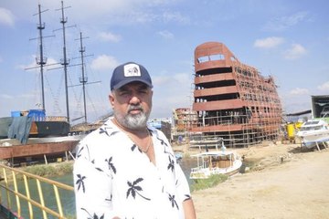 ANTALYA'DA 5 KATLI GÜNÜBİRLİK TUR TEKNESİ İNŞA EDİLİYOR