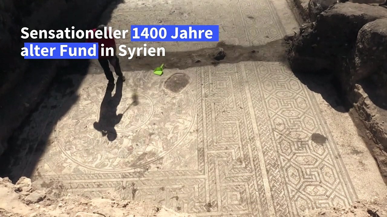 Mosaik aus der römerzeit in syrien freigelegt