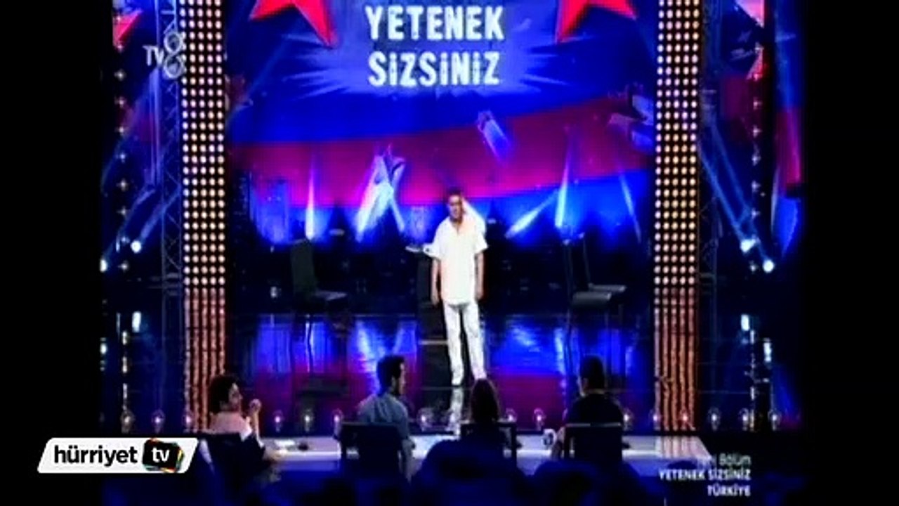 Yetenek Sizsiniz'de 'Evet', 'Hayır' anlaşmazlığı gülme krizine soktu