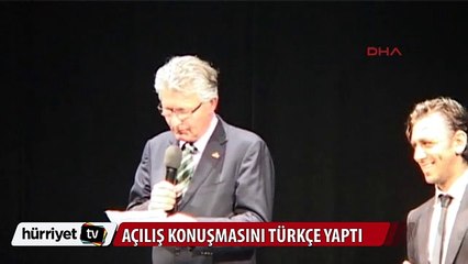 Açılış konuşmasını Türkçe yaptı