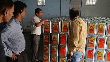 Скачать видео: शुद्ध के लिए युद्ध अभियान — 17 हजार किलो सरसो तेल व 735 किलो मिर्च मसाला किया सीज