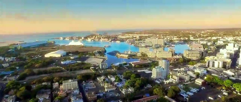 Genius Bande-annonce (EN)