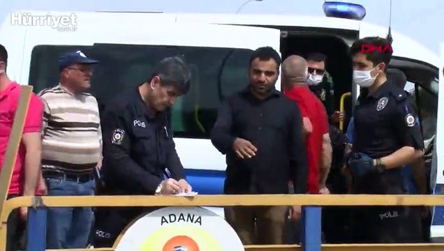Motosiklete çarpmamak için manevra yaptığı otomobil kanala uçtu