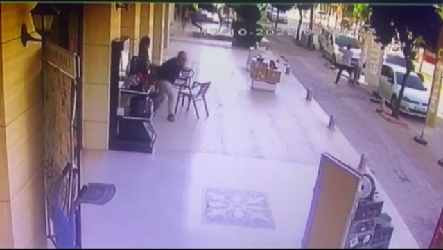 Adana'da evinden çıkarken silahlı saldırıya uğrayan kişi yaralandı