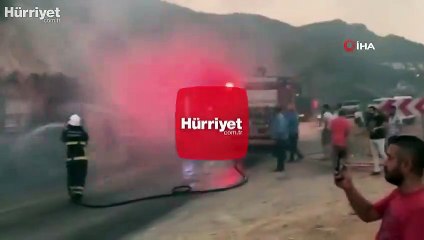 Tomruk yüklü tır alev aldı