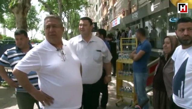 Lüks otomobilinin içinde öldürüldü