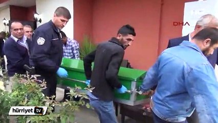 Avukat ve eşi villalarında bıçaklanarak öldürüldü