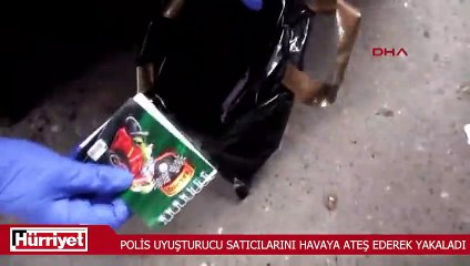 Polis uyuşturucu satıcılarını havaya ateş ederek yakaladı