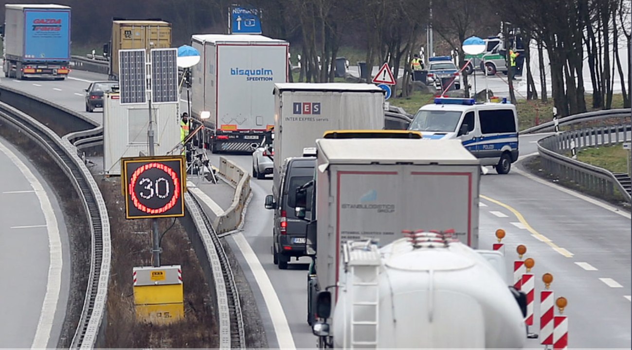A3: massenevakuierung wegen bomben-fund!
