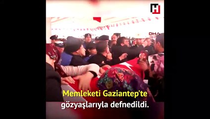 Şehit cenazesinde yürek yakan an!