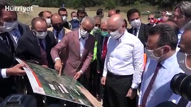 Bakan Karaismailoğlu'dan karayolu şantiyesinde inceleme