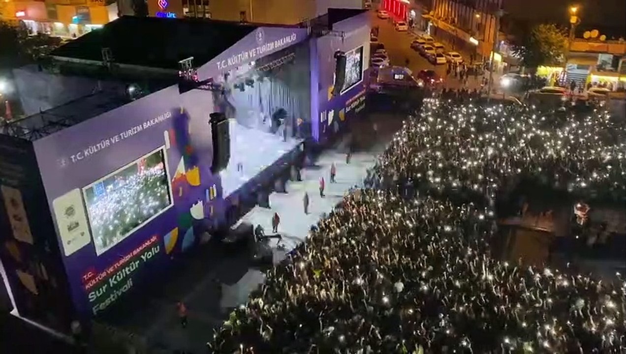 Diyarbakır’da “Zeynep Bastık” konserine rekor katılım
