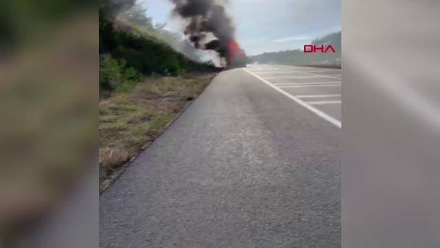 TIR'DA ÇIKAN YANGIN, ORMANA SIÇRAMADAN SÖNDÜRÜLDÜ